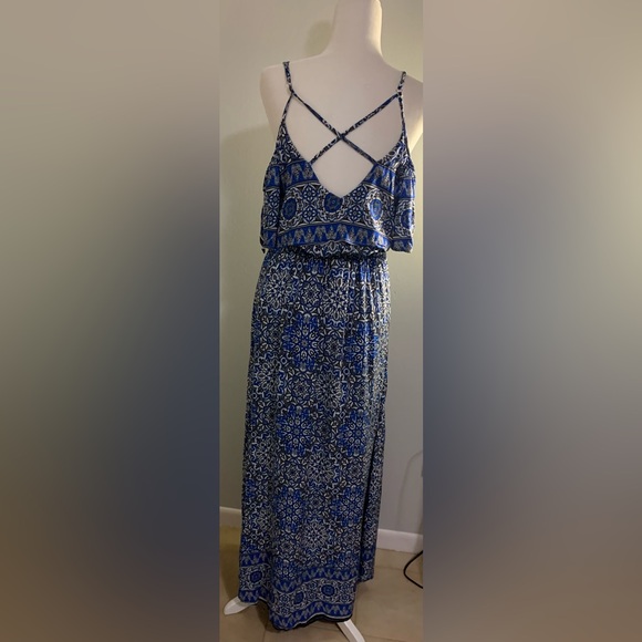 Cold Shoulder Mandala Long Maxi Dress - Picture 9 of 10